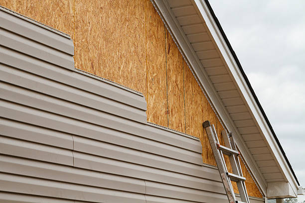 Professional Siding Replacement technician working in Sharon, TN